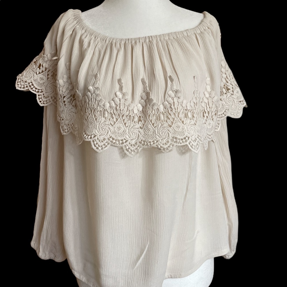 Altar’d State Ivory and Lace Top 100% Rayon, Off Shoulder Women’s Top Size Small
